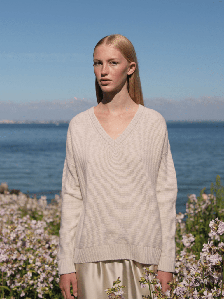 Beige Ella Månestråle Cashmere V - Neck Strik 0/XS Månestråle