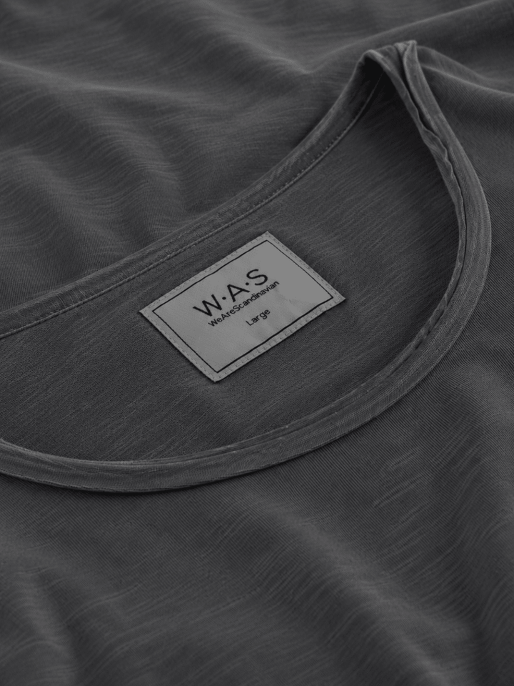 Koksgrå W.A.S Vegas T-shirt i Råt Look S WeAreScandinavian