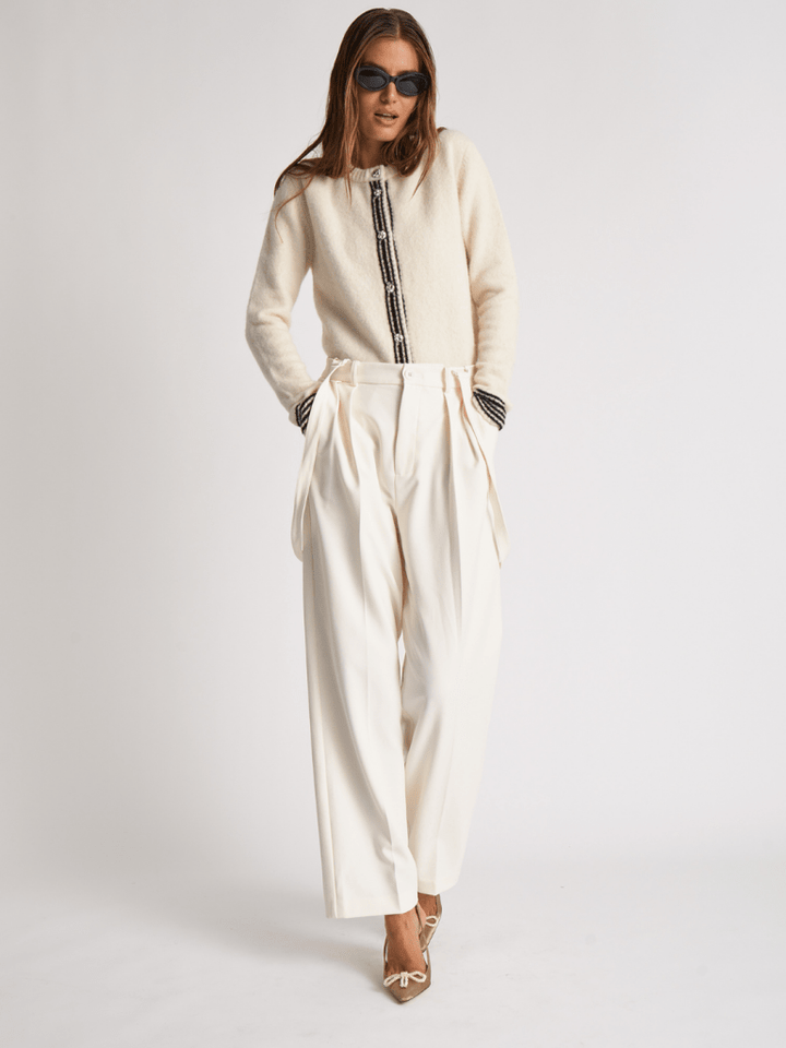 Sandfarvet Ayanna Custommade Satin Stilet Med Perlesløjfe 36 Custommade